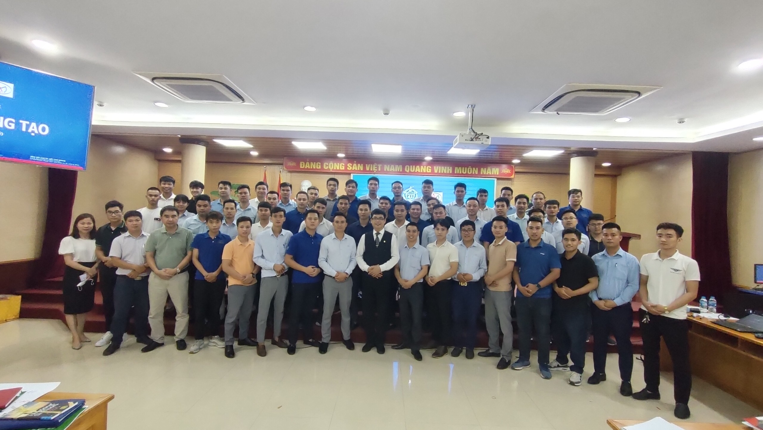 Amavet tổ chức đào tạo nhân viên kinh doanh chuyên đề "Kỹ năng tư duy sáng tạo - tích cực"