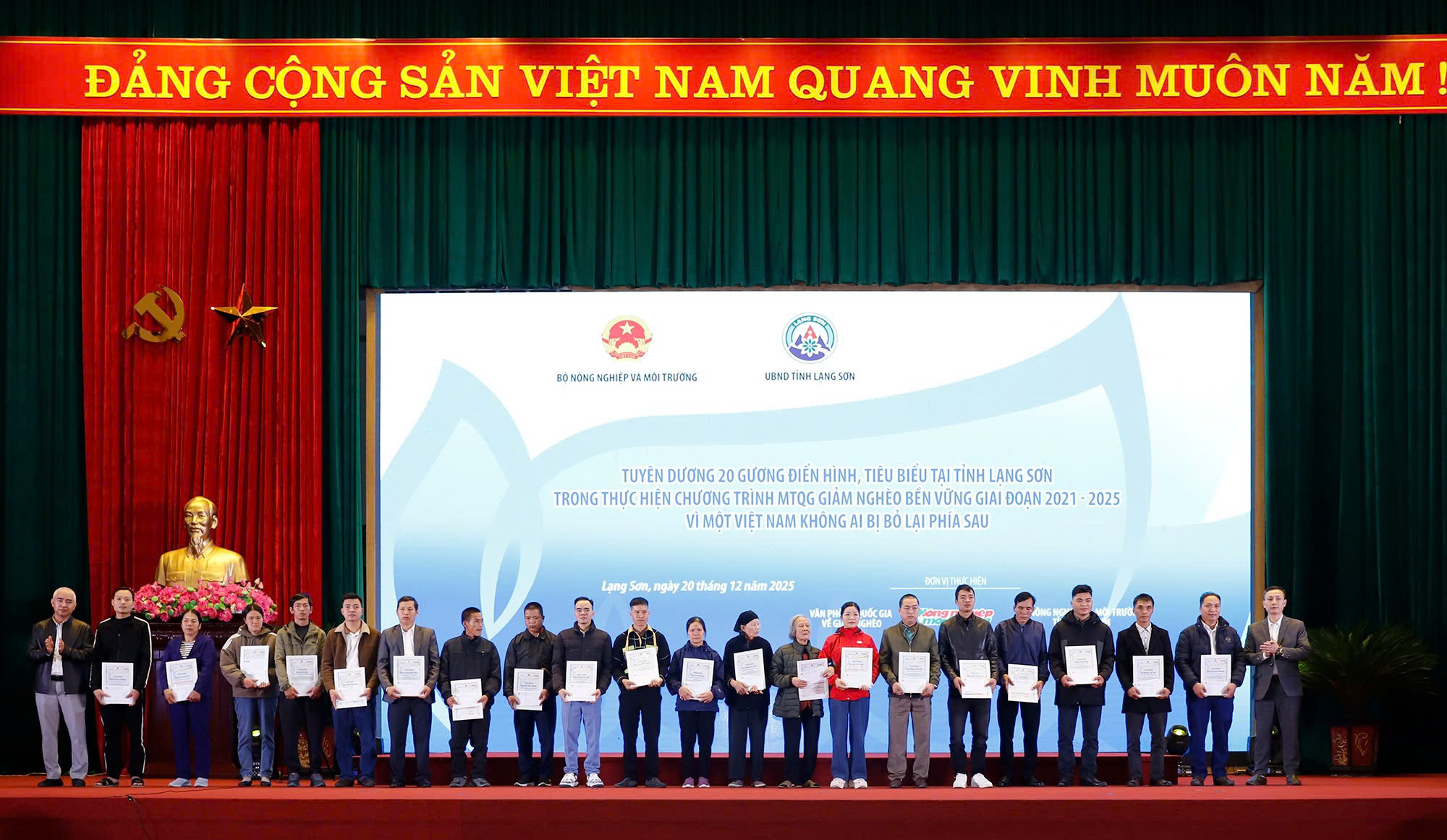 Amavet trao 20 suất quà tại Sự kiện “Chung tay vì người nghèo”