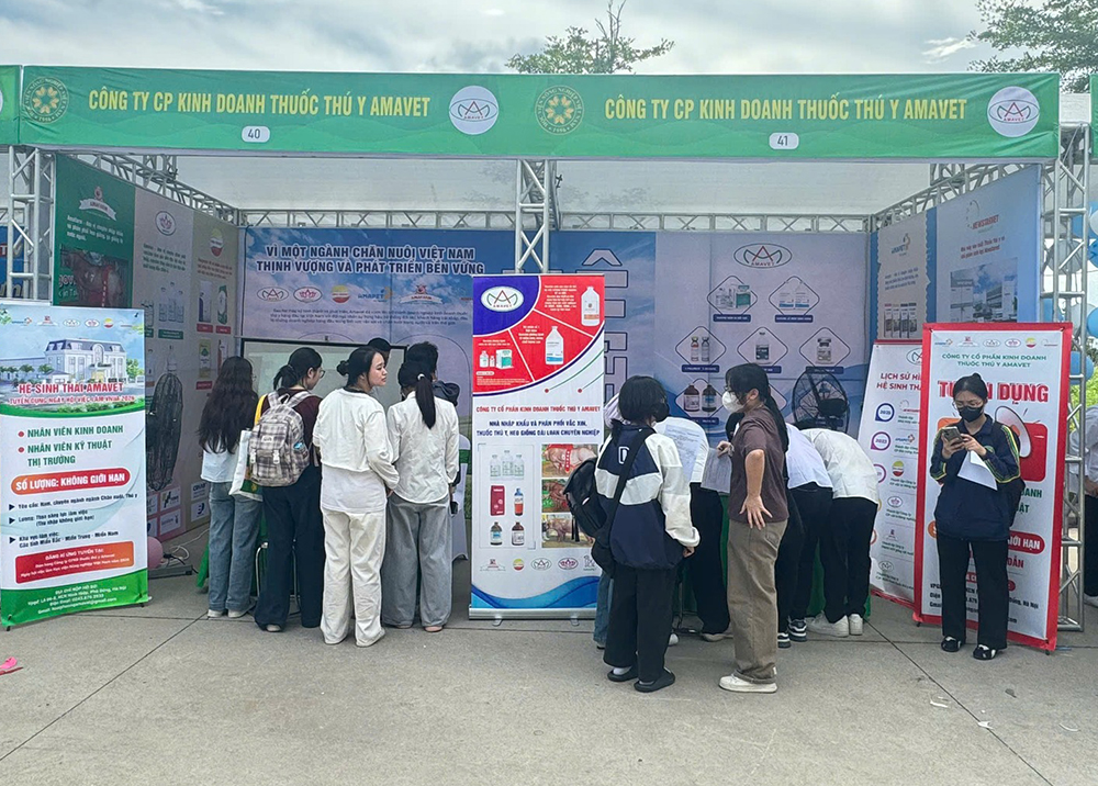 Amavet đồng hành cùng sinh viên tại Ngày hội việc làm Học viện Nông nghiệp Việt Nam